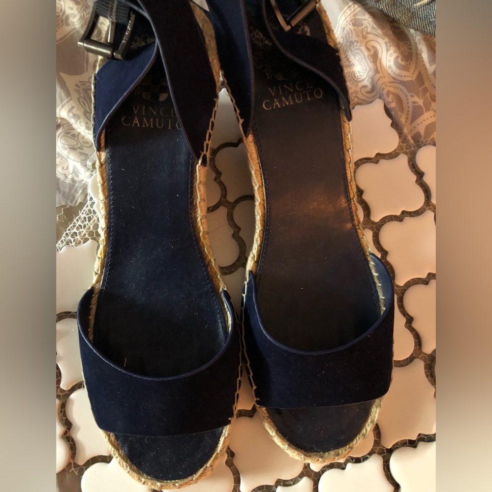 Vince Camuto wedged strapped ankle sandle